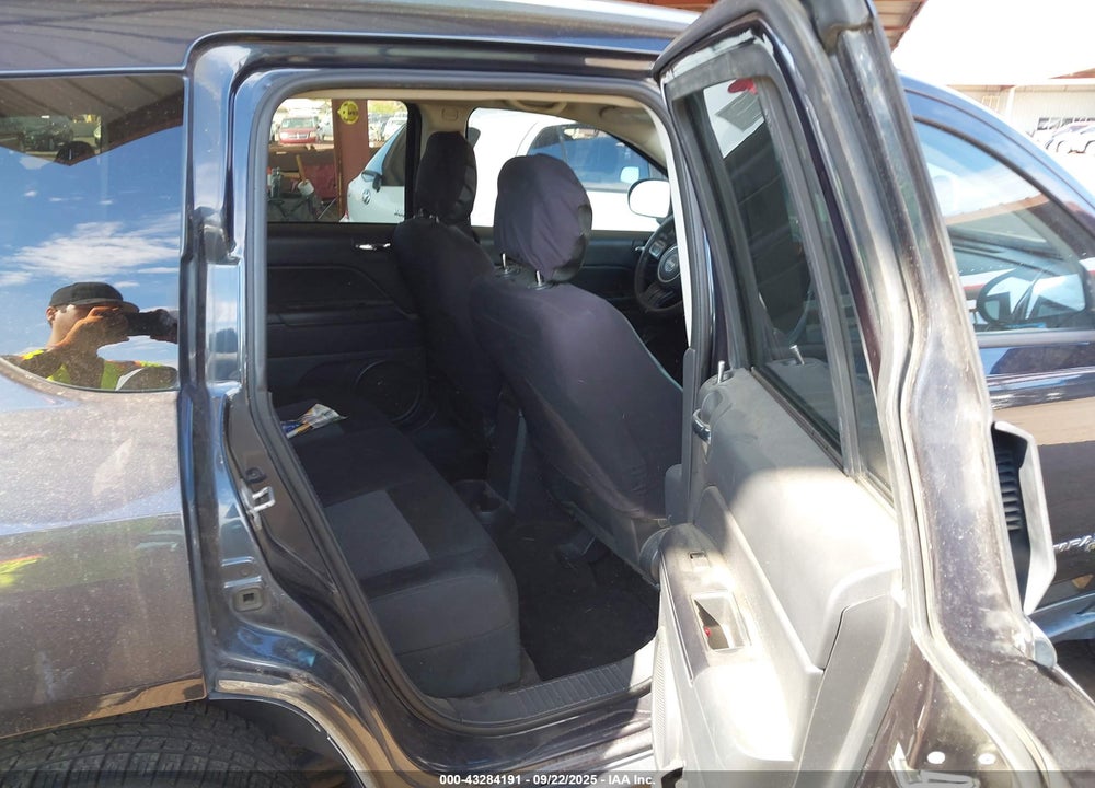 2014 JEEP COMPASS VIN: 1C4NJCBA5ED642904