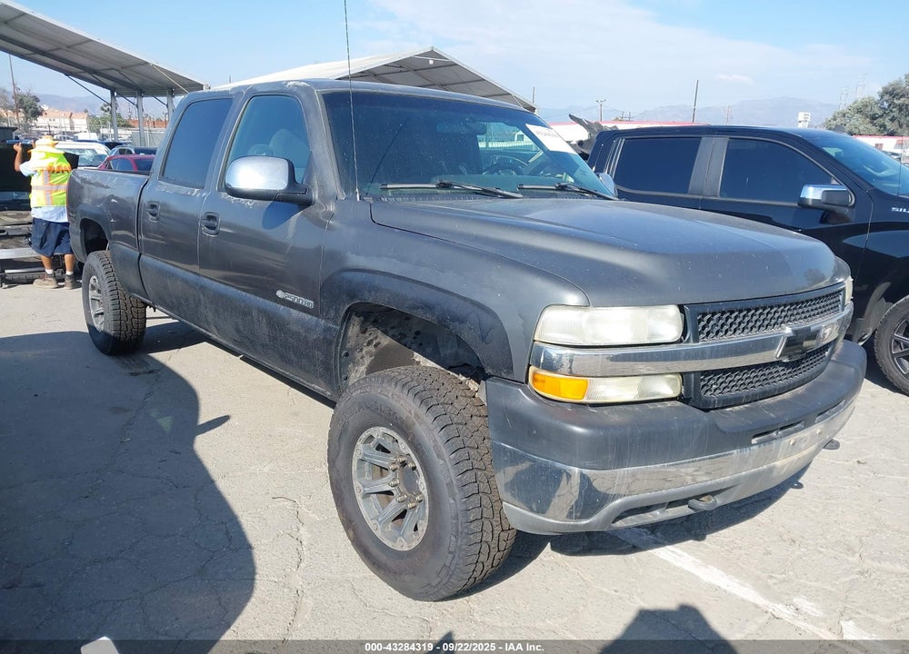 2002 CHEVROLET SILVERADO 2500HD LS VIN: 1GCHK23UX2F143044