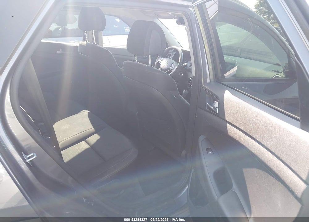 2016 HYUNDAI TUCSON VIN: KM8J3CA27GU222384