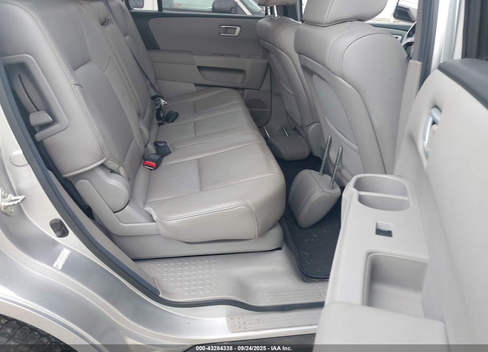 2012 HONDA PILOT VIN: 5FNYF4H58CB083885