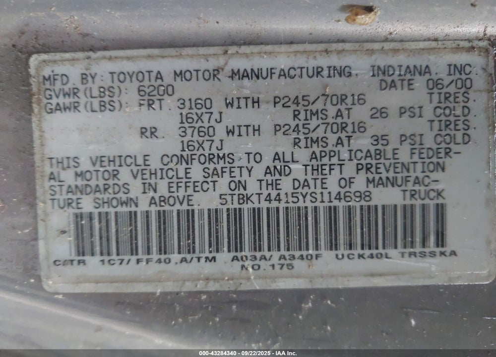 2000 TOYOTA TUNDRA SR5 V8 VIN: 5TBKT4415YS114698
