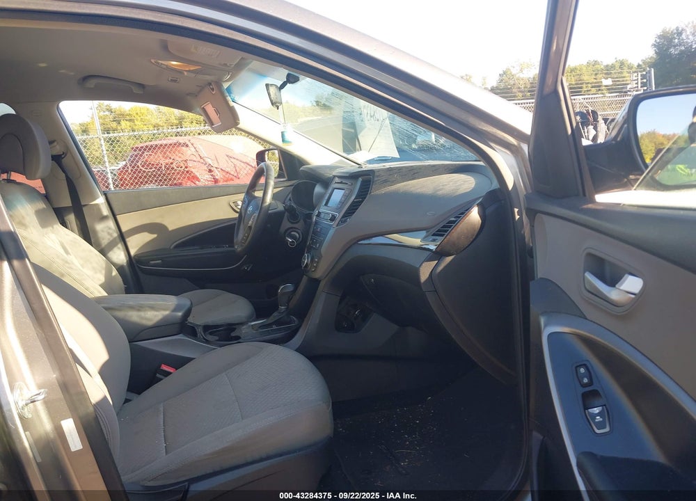 2017 HYUNDAI SANTA FE VIN: 5XYZTDLBXHG441059