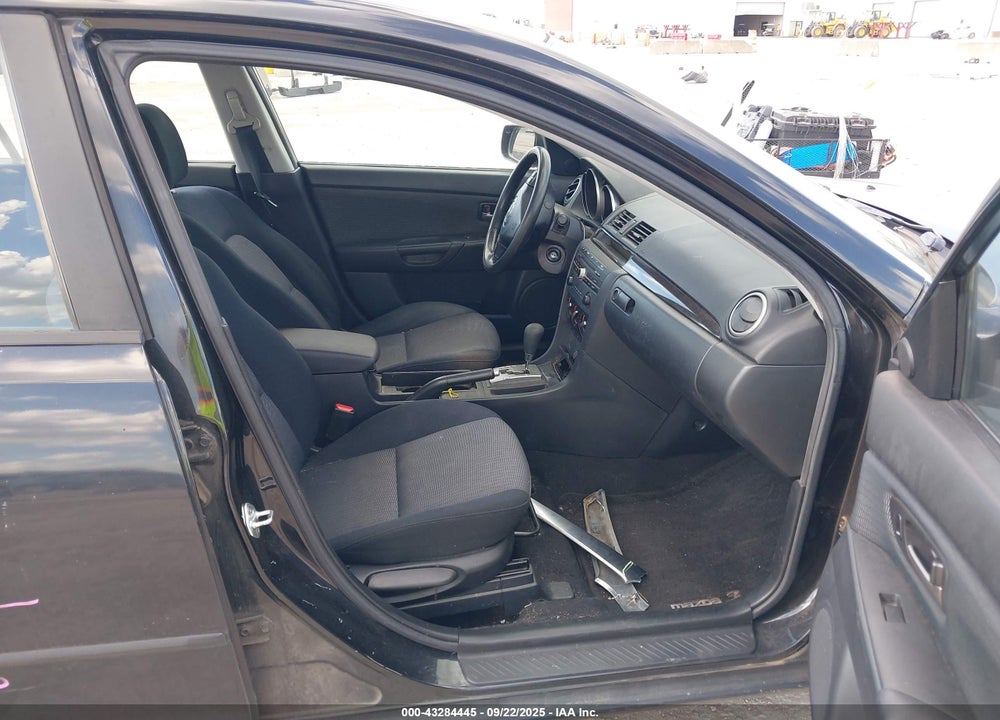 2007 MAZDA 3 I VIN: JM1BK12F671704475