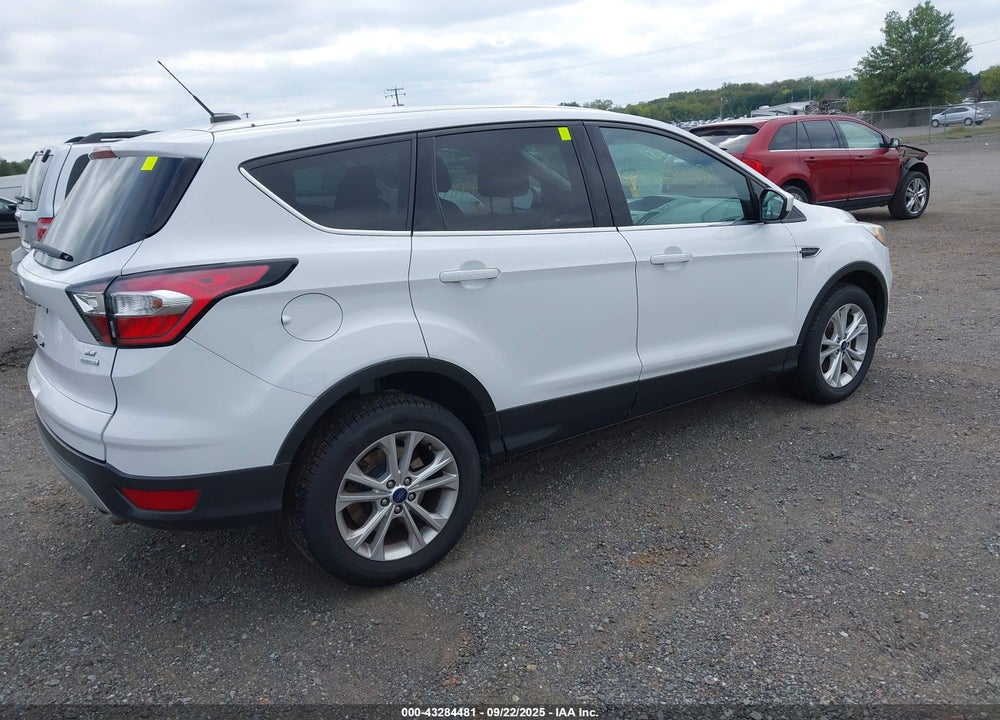 2017 FORD ESCAPE VIN: 1FMCU0GD5HUE77081