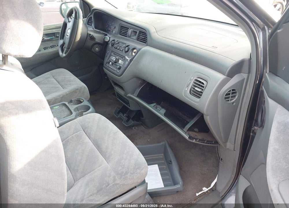 2004 HONDA ODYSSEY EX VIN: 5FNRL188X4B117400