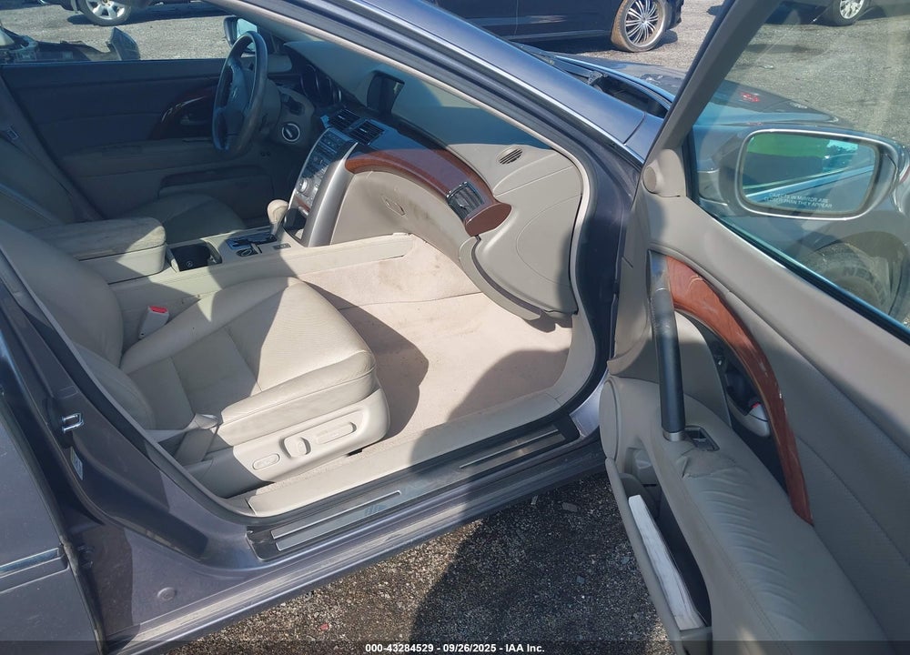 2005 ACURA RL 3.5 VIN: JH4KB165X5C009238