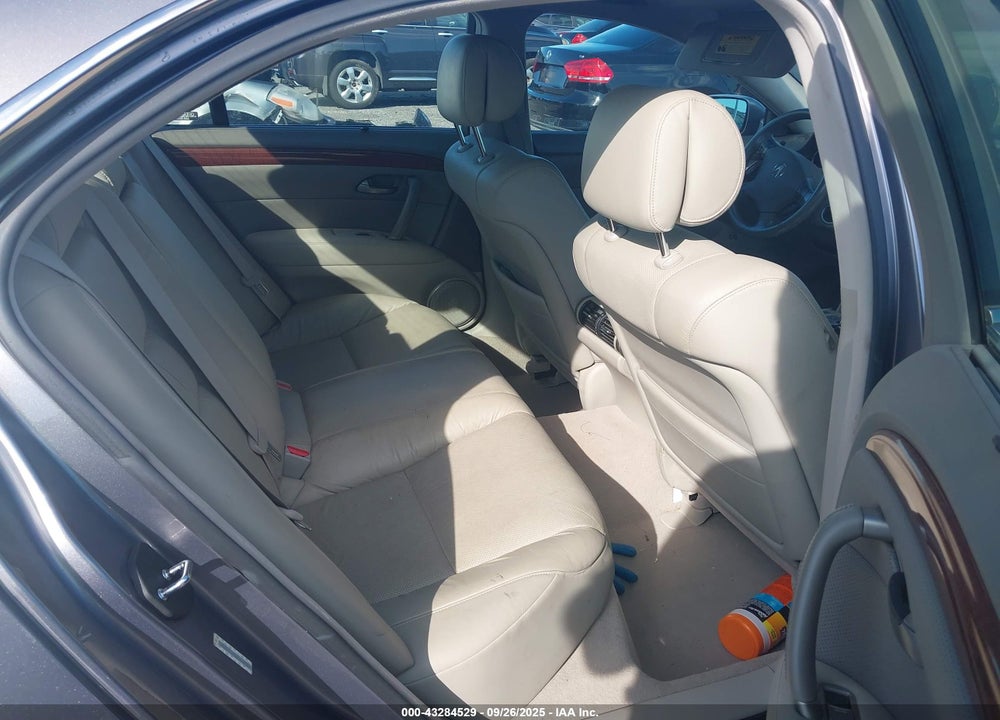 2005 ACURA RL 3.5 VIN: JH4KB165X5C009238