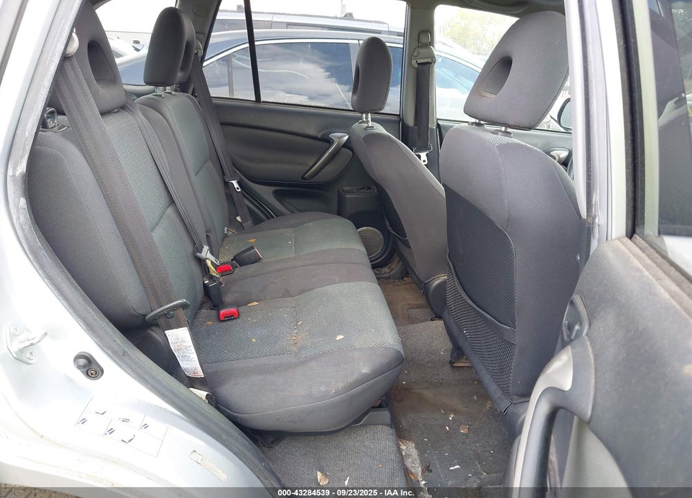 2004 TOYOTA RAV4 VIN: JTEGD20VX40030067