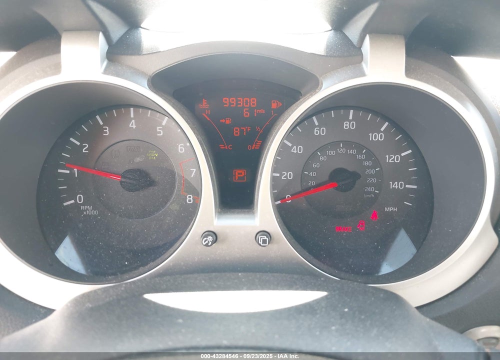 2011 NISSAN JUKE VIN: JN8AF5MV4BT021963
