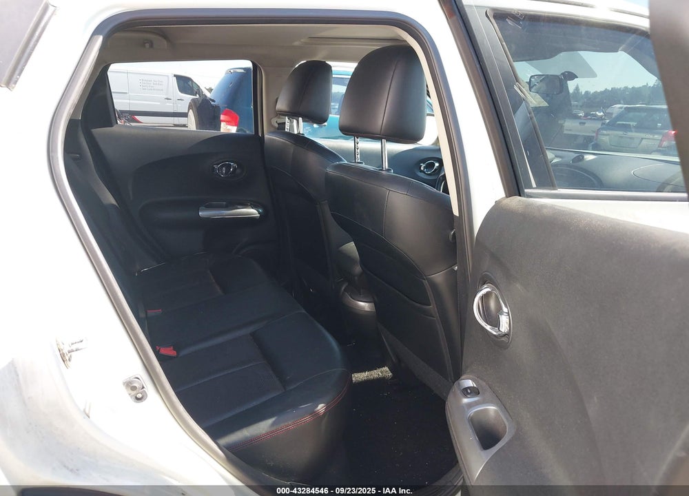 2011 NISSAN JUKE VIN: JN8AF5MV4BT021963