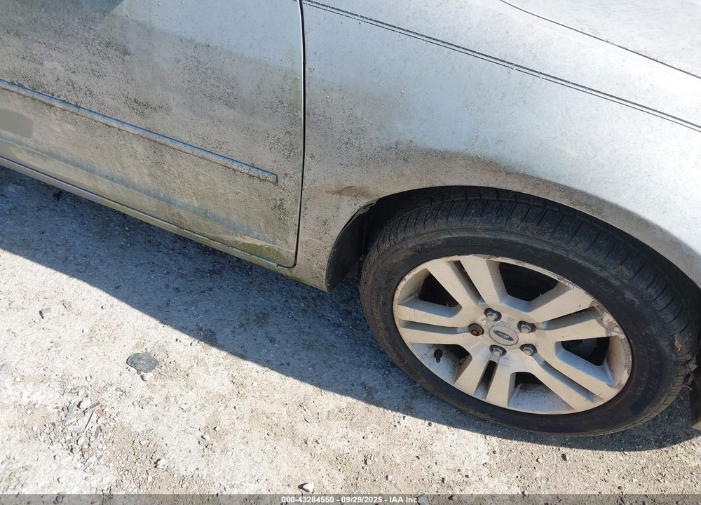 2008 FORD FUSION VIN: 3FAHP08118R242891