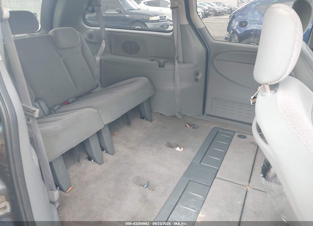 2007 DODGE GRAND CARAVAN SXT VIN: 2D4GP44L27R193924