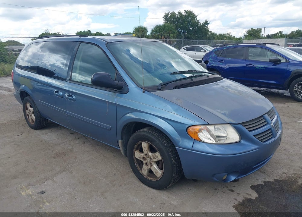 2007 DODGE GRAND CARAVAN SXT VIN: 2D4GP44L27R193924
