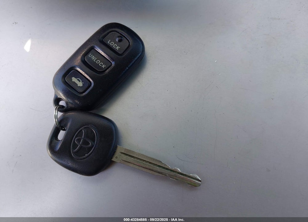 2004 TOYOTA CAMRY XLE V6 VIN: JTDBF30K540153697
