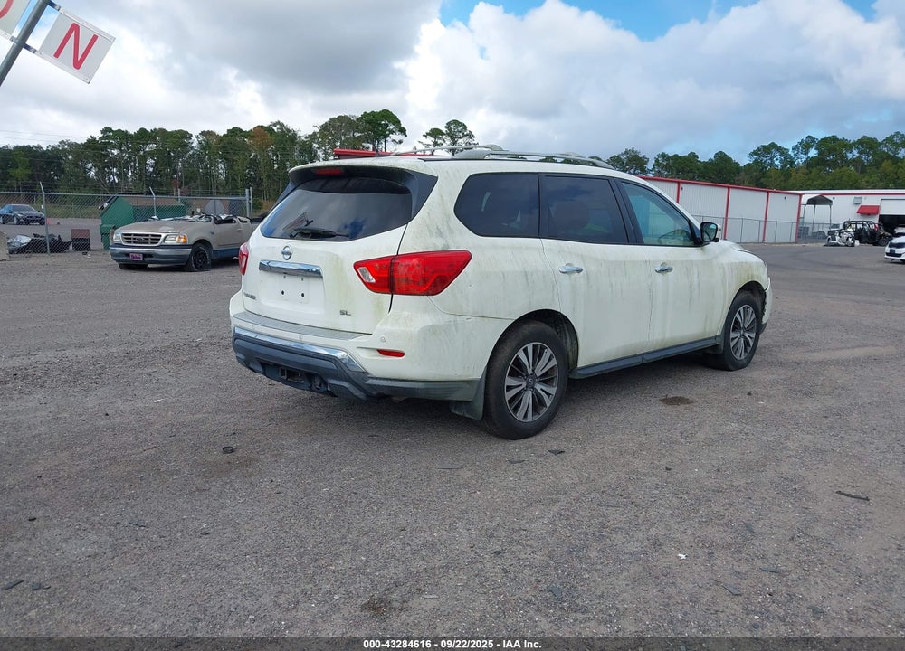 2017 NISSAN PATHFINDER VIN: 5N1DR2MN0HC649831