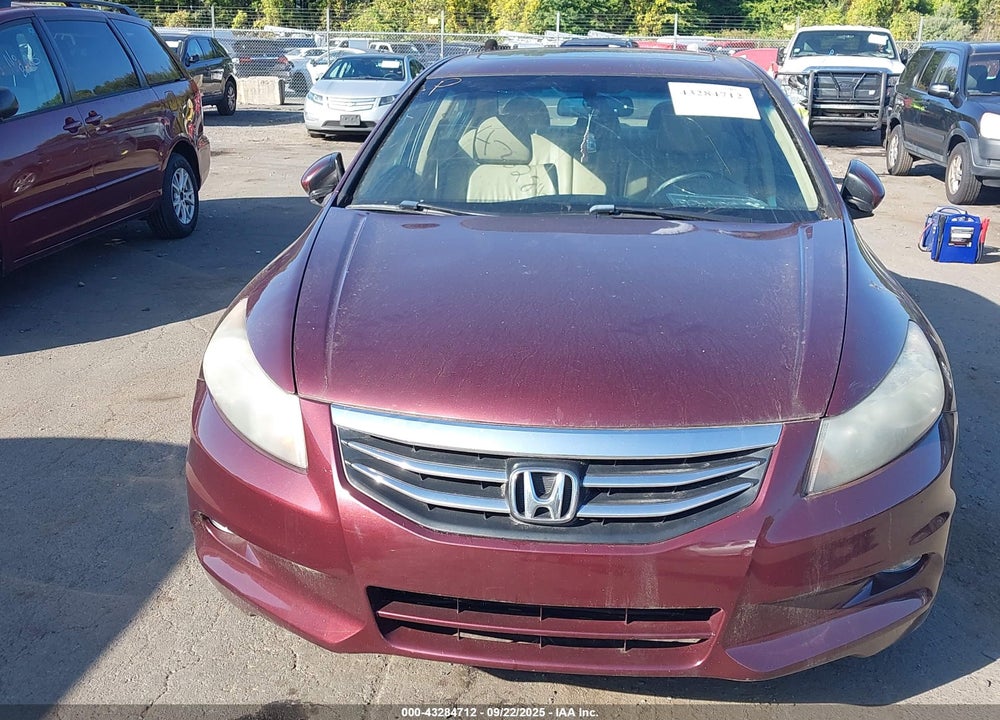 2011 HONDA ACCORD VIN: 1HGCP3F87BA000972