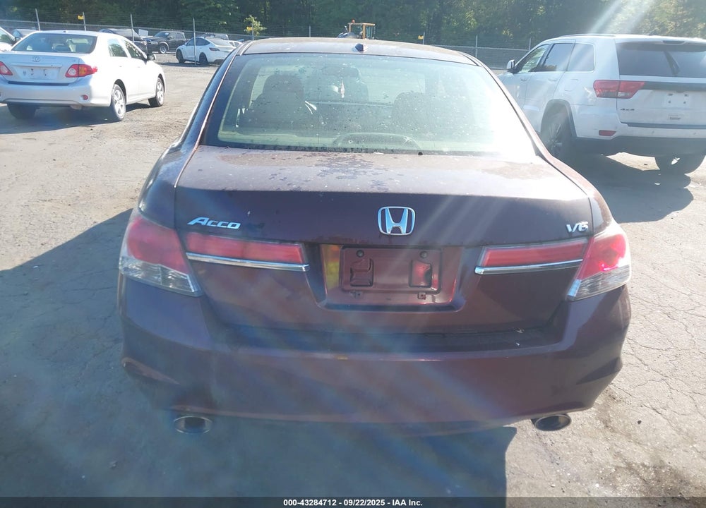 2011 HONDA ACCORD VIN: 1HGCP3F87BA000972