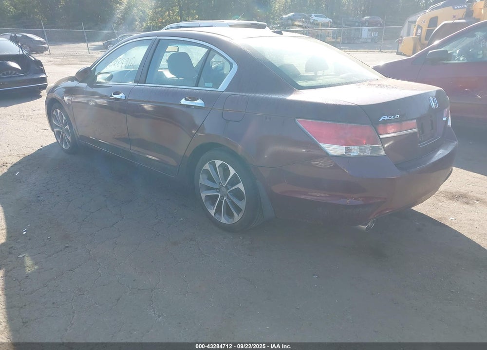 2011 HONDA ACCORD VIN: 1HGCP3F87BA000972