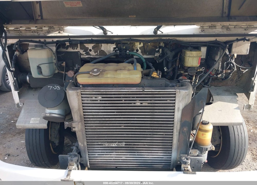 2005 FREIGHTLINER CHASSIS VIN: 4UZAANBW85CV19038