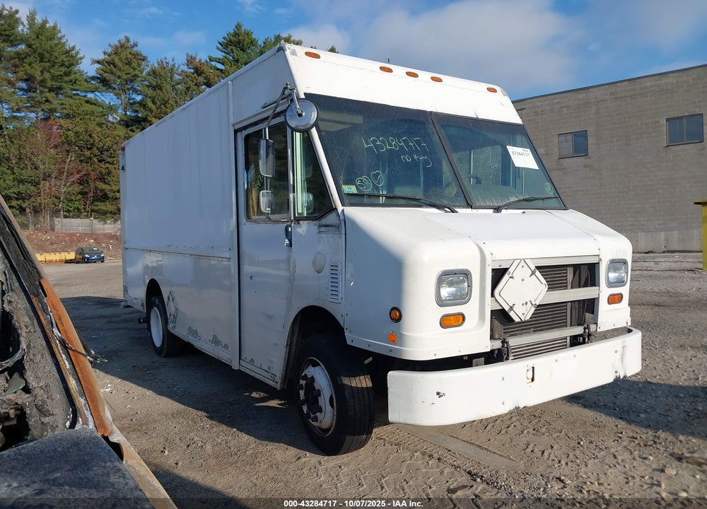 2005 FREIGHTLINER CHASSIS VIN: 4UZAANBW85CV19038