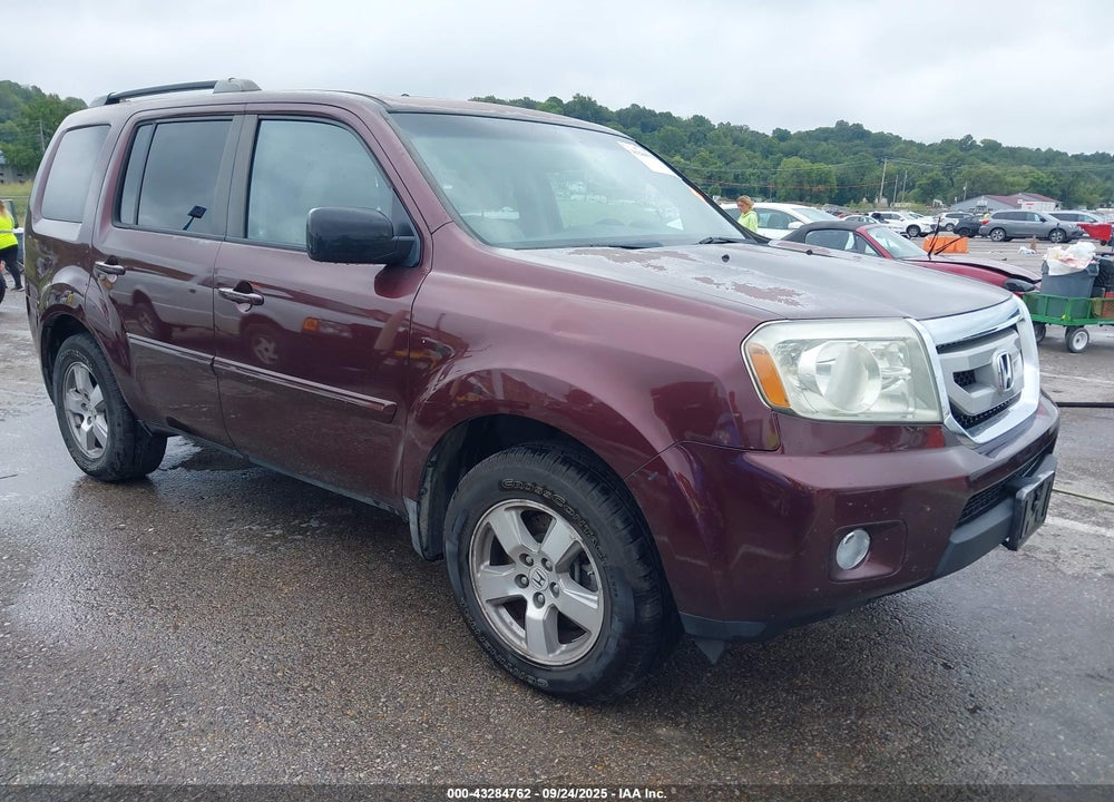 2011 HONDA PILOT EX-L VIN: 5FNYF4H52BB026371
