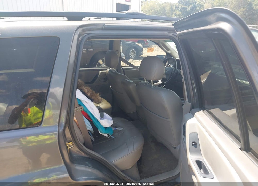 2004 JEEP GRAND CHEROKEE VIN: 1J4GX48S04C375778