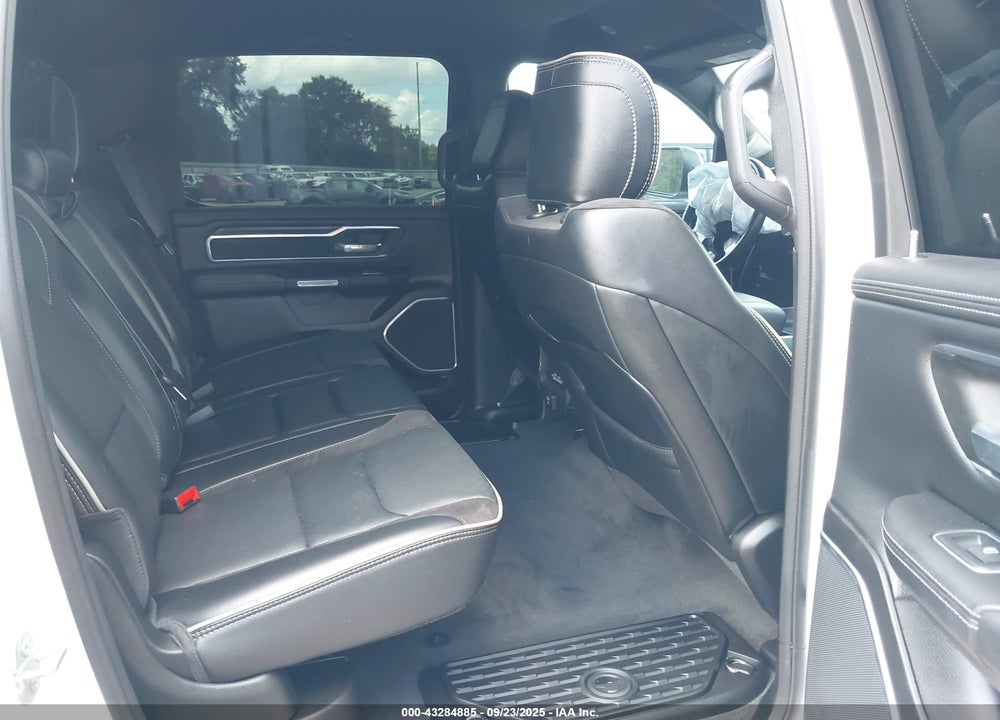 2023 RAM 1500 LAIE  4X4 5'7 BOX VIN: 1C6SRFJTXPN630123
