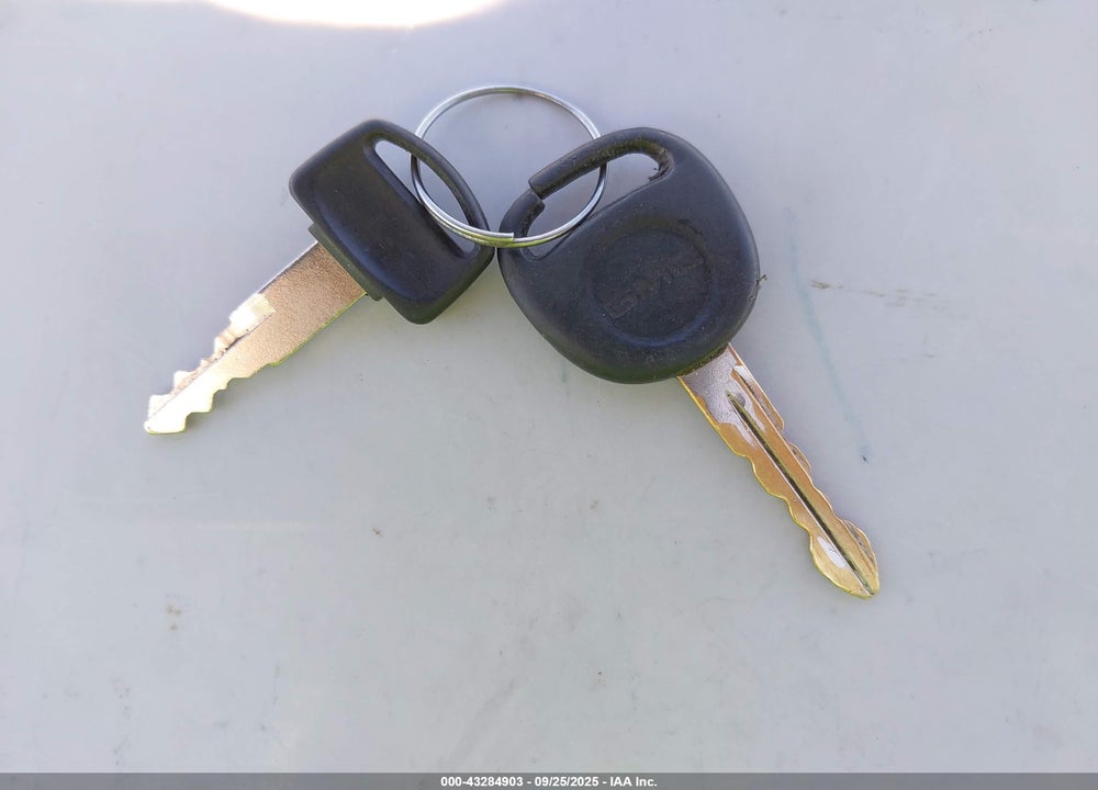2003 GMC YUKON SLE VIN: 1GKEK13TX3R242634