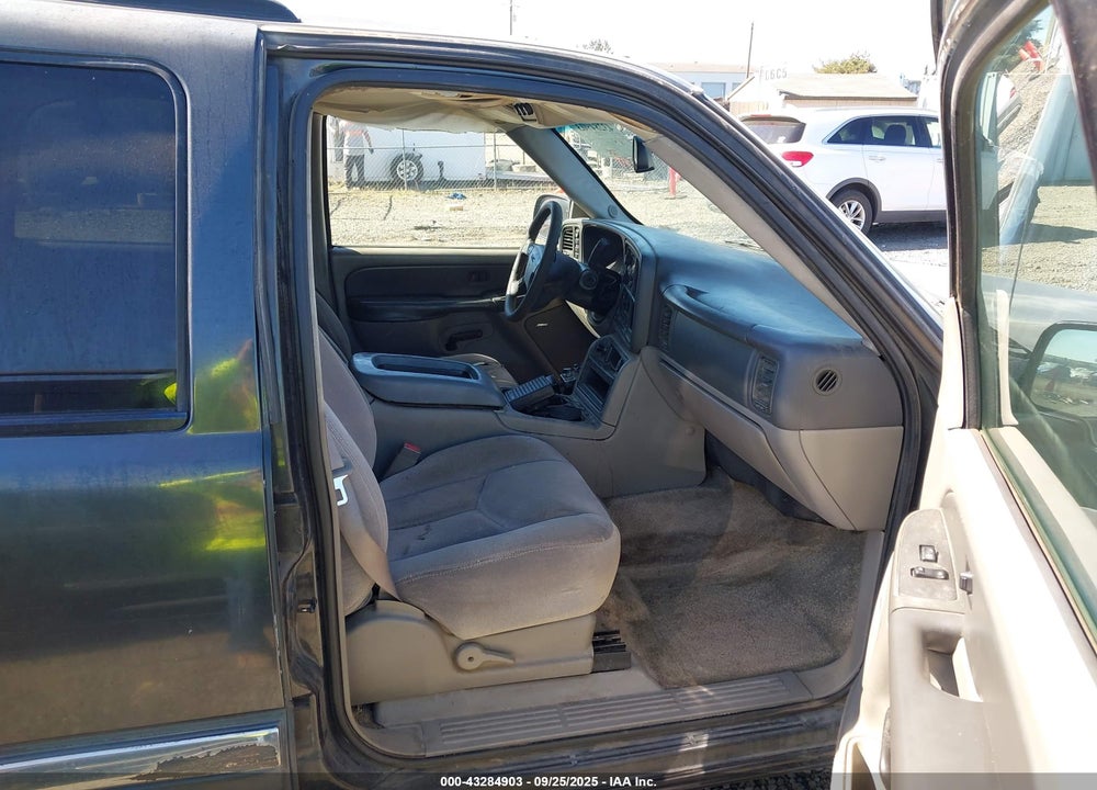 2003 GMC YUKON SLE VIN: 1GKEK13TX3R242634