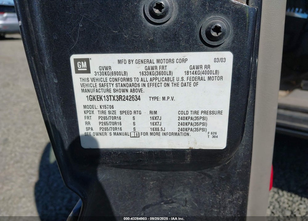 2003 GMC YUKON SLE VIN: 1GKEK13TX3R242634