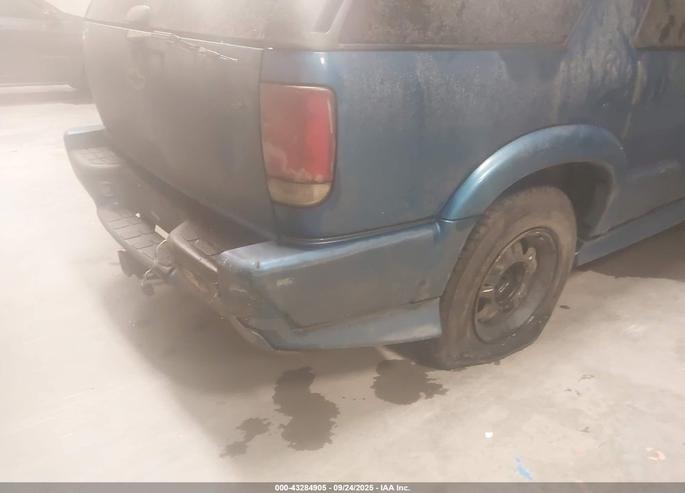 2001 CHEVROLET BLAZER XTREME VIN: 1GNCS18W71K228533