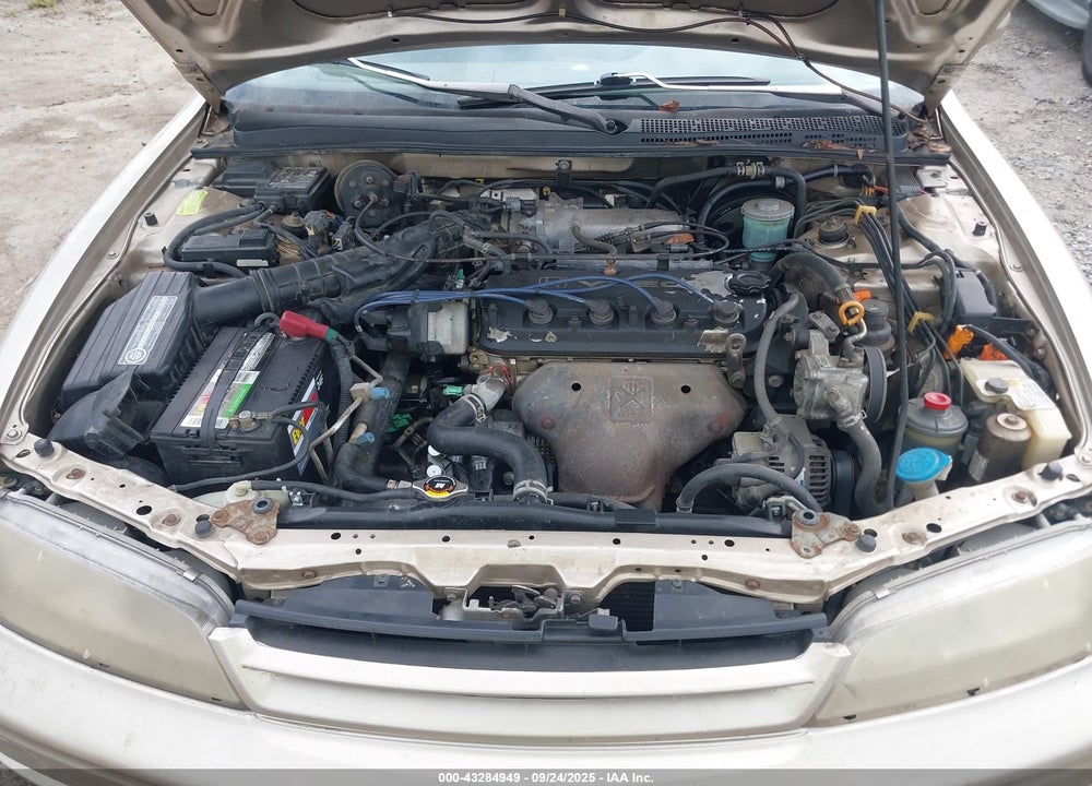 1994 HONDA ACCORD EX VIN: 1HGCD5663RA058512