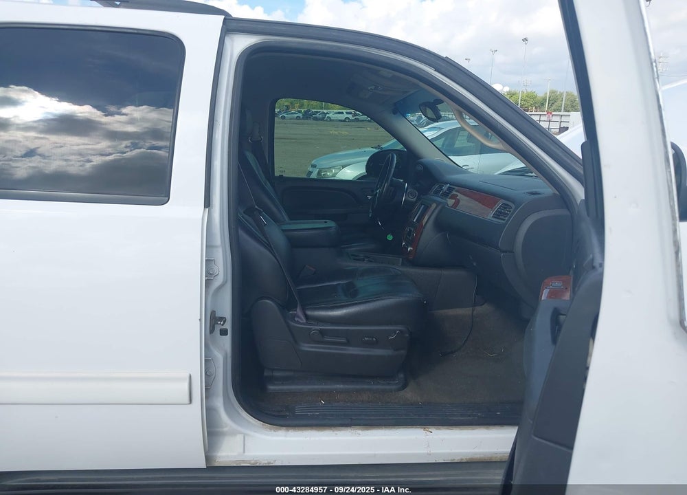 2012 CHEVROLET TAHOE VIN: 1GNSCBE02CR226696