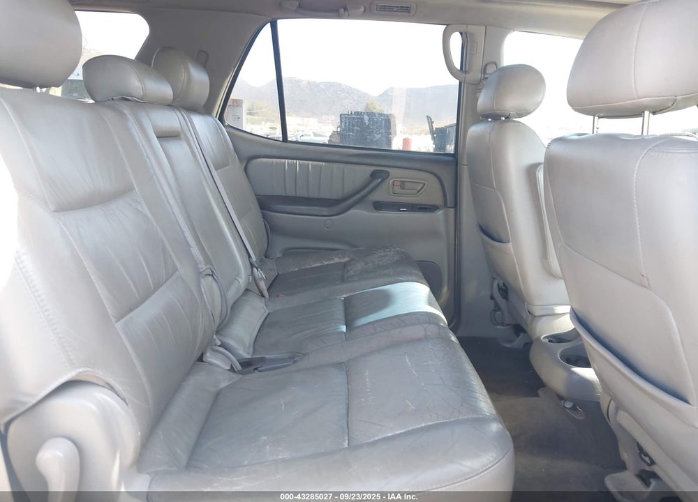 2002 TOYOTA SEQUOIA LIMITED V8 VIN: 5TDZT38A82S120738