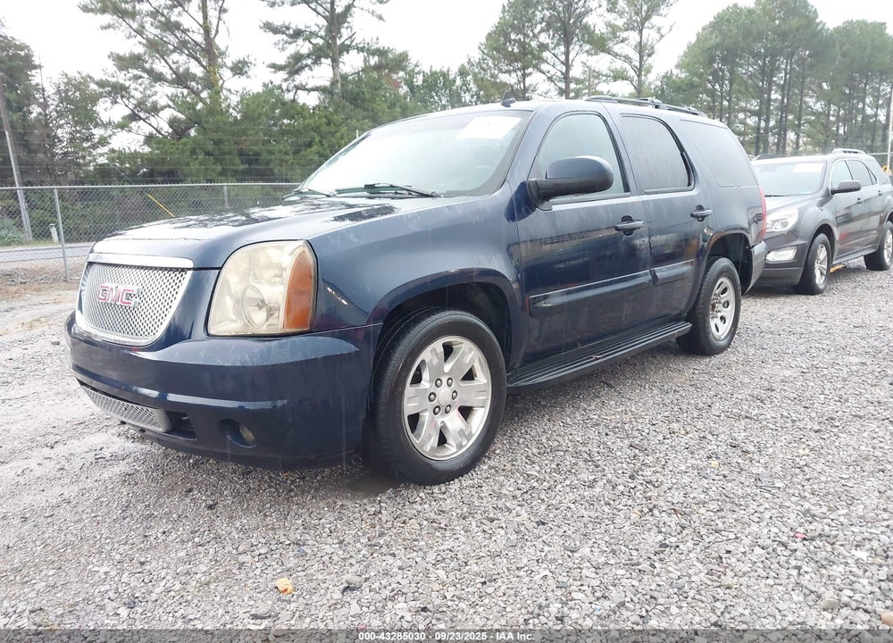 2007 GMC YUKON VIN: 1GKFC13087R100070