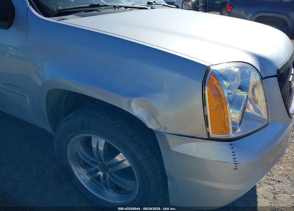 2012 GMC YUKON XL VIN: 1GKS2MEF1CR155409