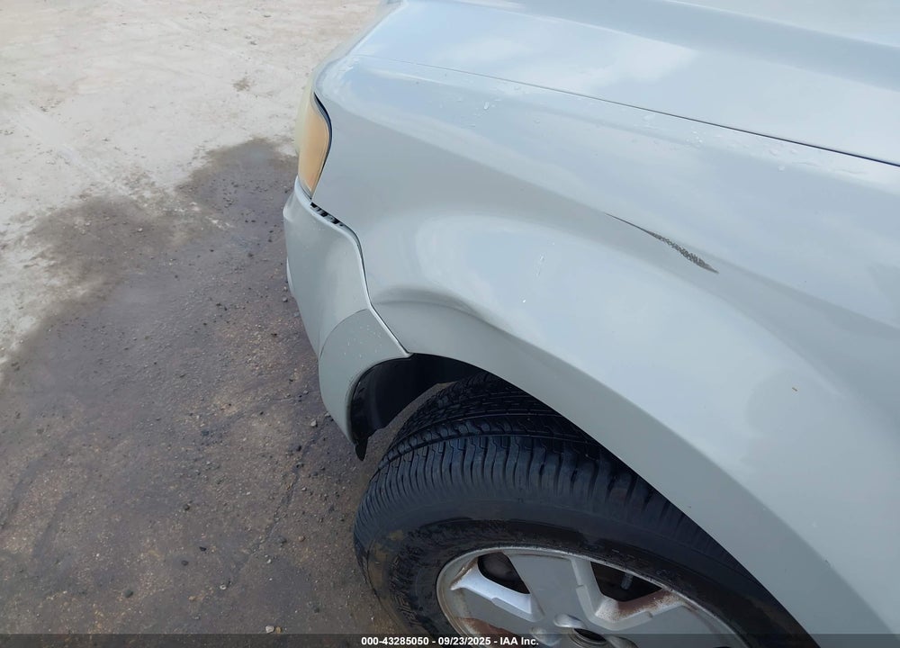 2009 FORD ESCAPE XLT VIN: 1FMCU03759KA08523