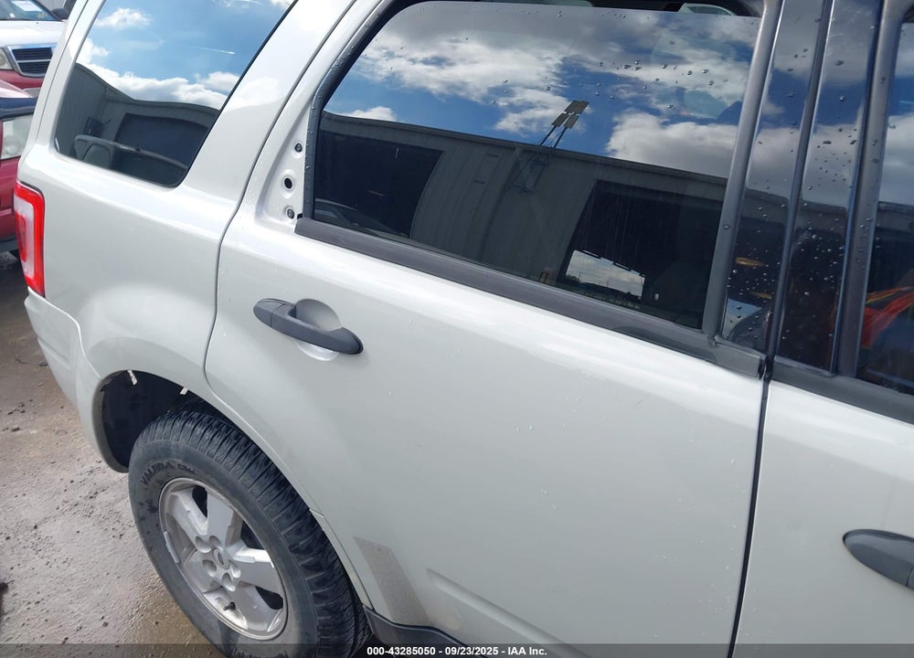 2009 FORD ESCAPE XLT VIN: 1FMCU03759KA08523