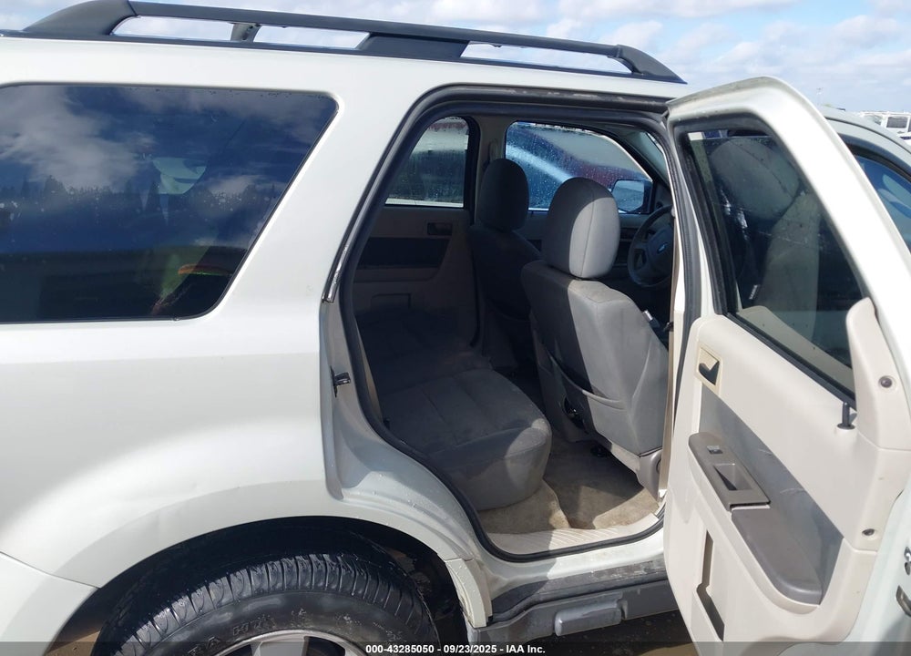 2009 FORD ESCAPE XLT VIN: 1FMCU03759KA08523