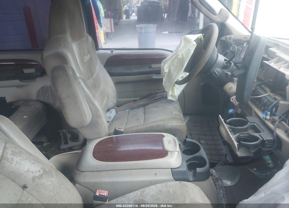 2005 FORD EXCURSION LIMITED VIN: 1FMNU42LX5ED43932