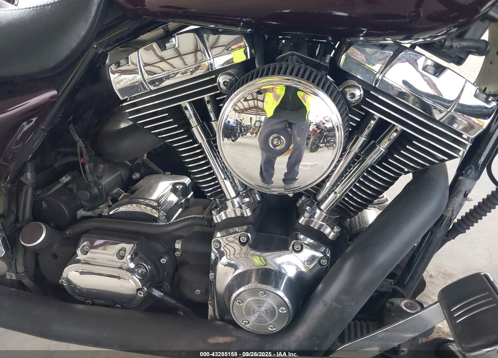 2006 HARLEY-DAVIDSON FLHXI CALIFORNIA VIN: 1HD1KBW366Y652867