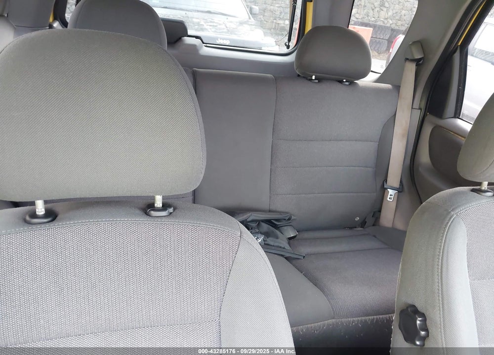 2002 FORD ESCAPE XLT VIN: 1FMYU04142KC50452