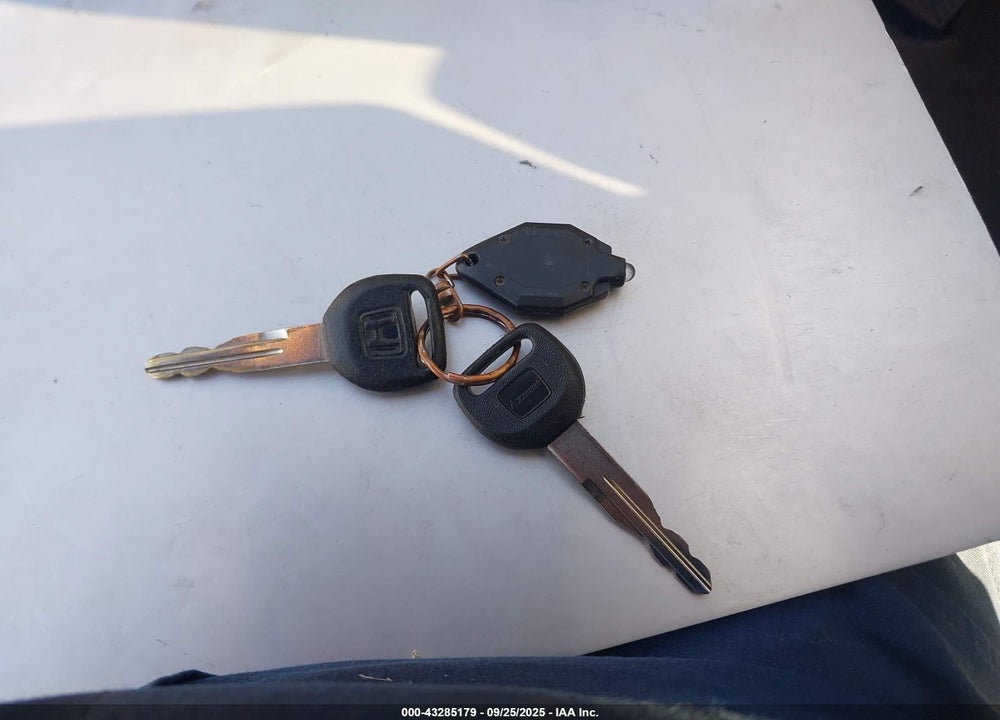1997 HONDA ACCORD SE VIN: 1HGCD5601VA236102