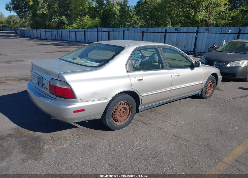 1997 HONDA ACCORD SE VIN: 1HGCD5601VA236102