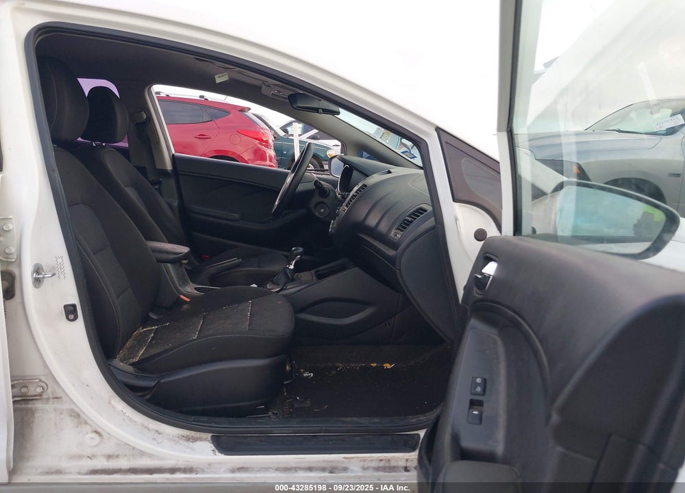 2016 KIA FORTE LX VIN: KNAFK4A68G5578226