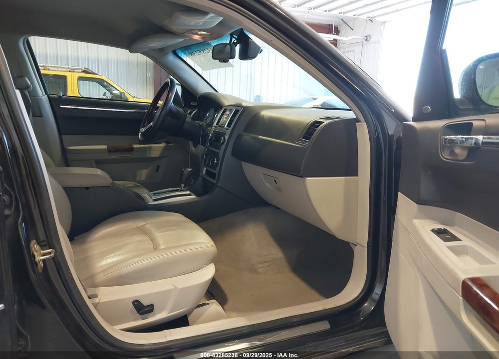 2007 CHRYSLER 300 VIN: 2C3LK63H27H657761