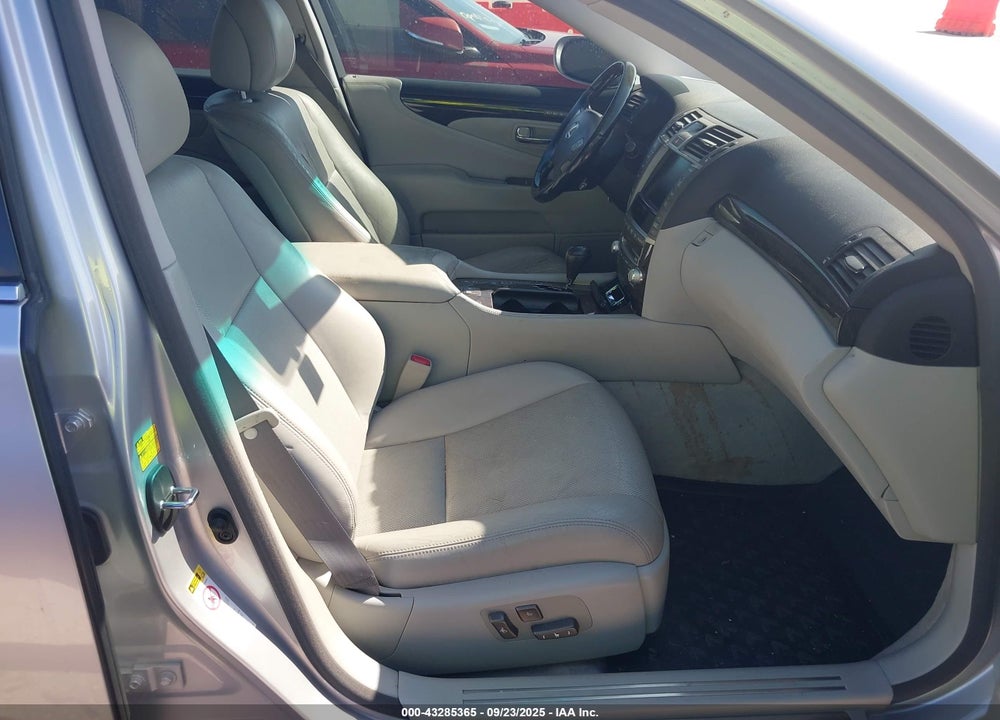 2011 LEXUS LS 460 VIN: JTHBL5EFXB5105448