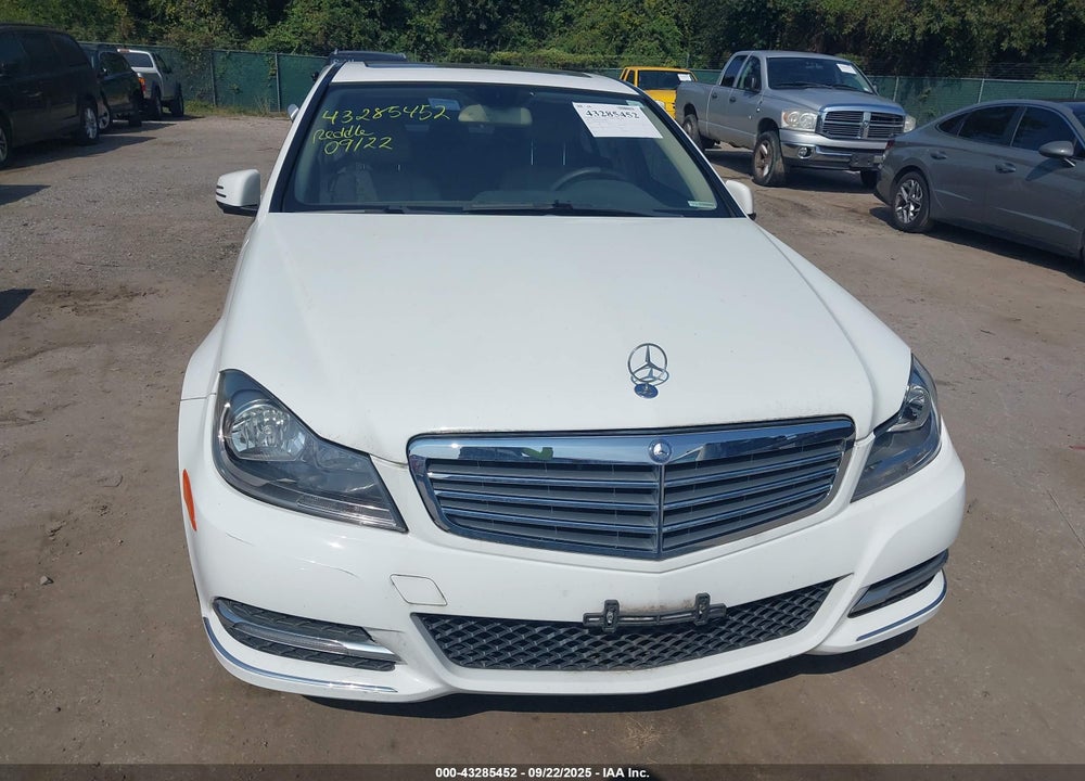 2014 MERCEDES-BENZ C 300 LUXURY 4MATIC VIN: WDDGF8AB5EA939146