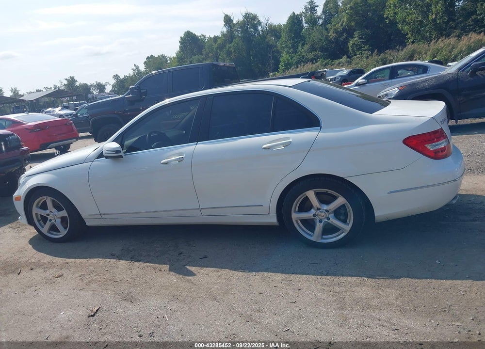 2014 MERCEDES-BENZ C 300 LUXURY 4MATIC VIN: WDDGF8AB5EA939146
