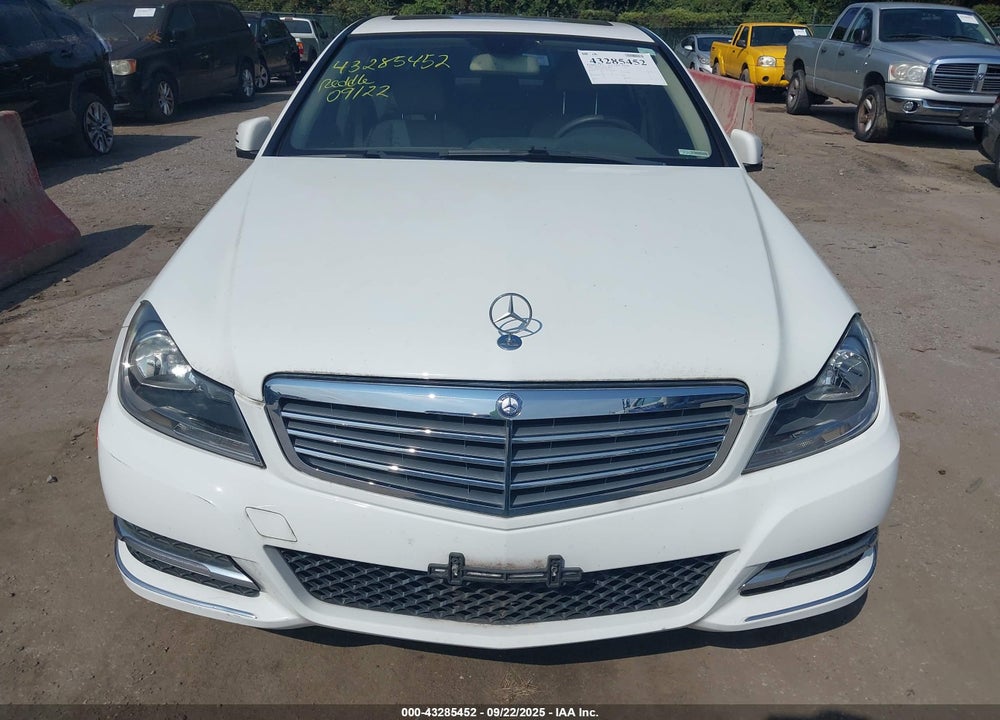 2014 MERCEDES-BENZ C 300 LUXURY 4MATIC VIN: WDDGF8AB5EA939146